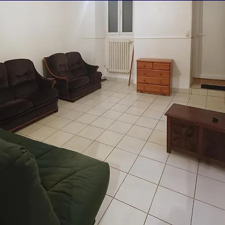 Maison Entiere Centre-ville De 4 A 12 Personnes Ruffec (Charente)