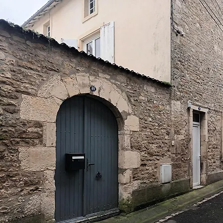 Prázdninový dům Maison Entiere Centre-Ville 3 Chambres Ruffec (Charente)